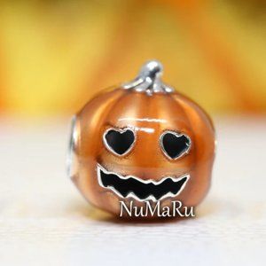 PANDORA Glow-in-the-dark Spooky Pumpkin Charm 792291C01